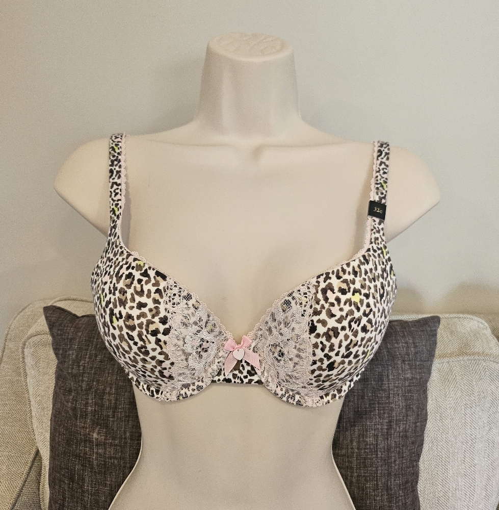 Brand New Victoria's Secret Bra 32C